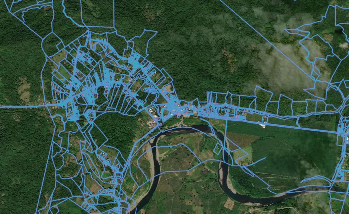 Satellite view of BriBrí with the official cadastre lines