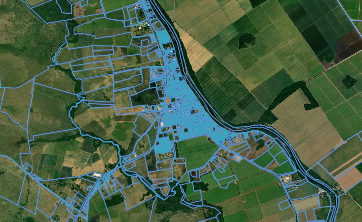 Satellite view of Filadelfia with the official cadastre lines