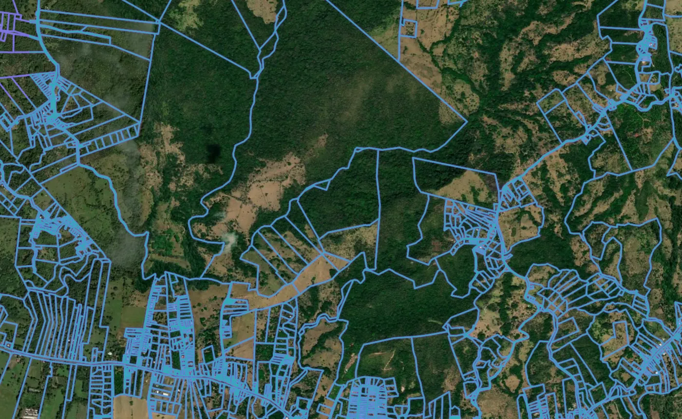 Satellite view of San Mateo with the official cadastre lines