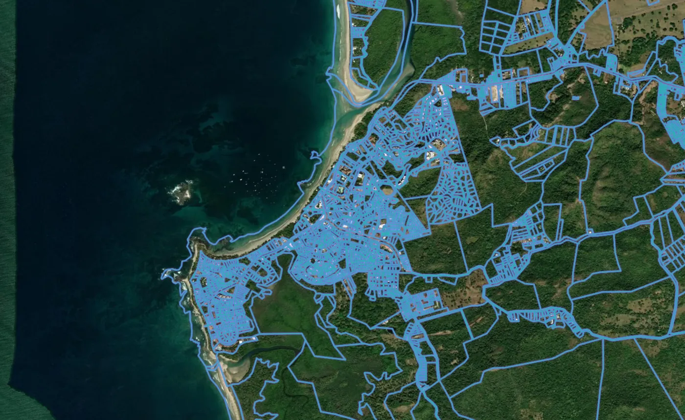 Satellite view of Tamarindo with the official cadastre lines