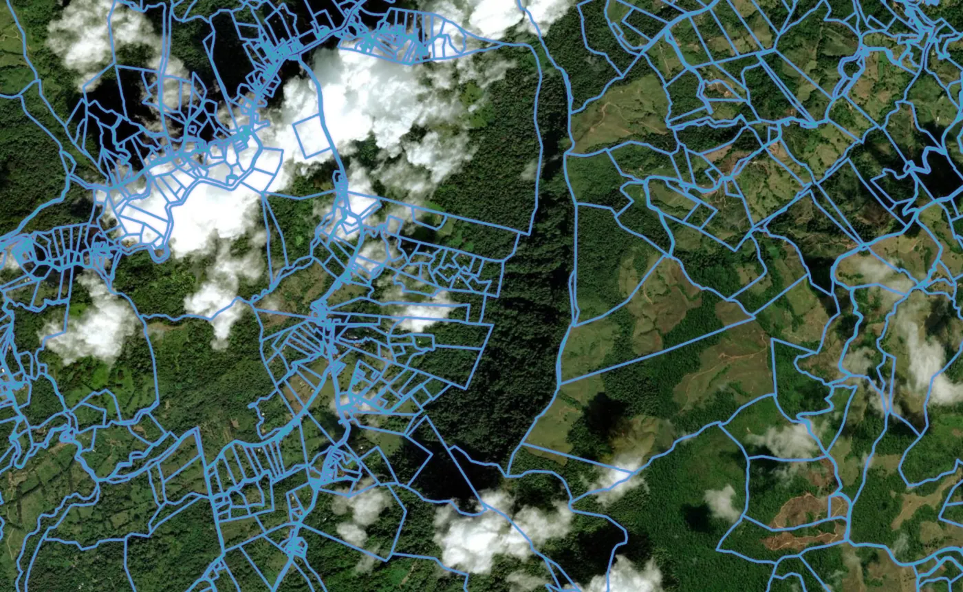 Satellite view of Tinamastes with the official cadastre lines